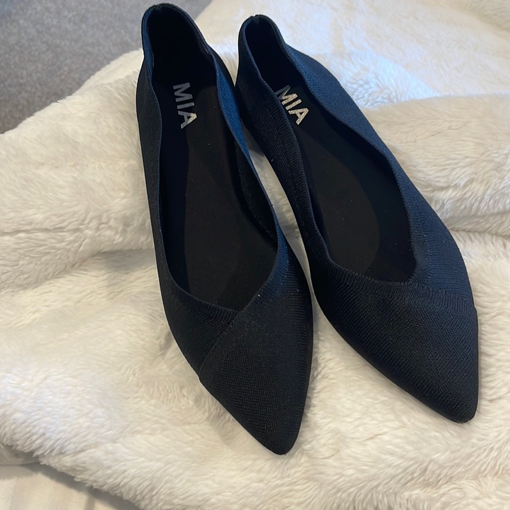 Mia 8.5 Black Ballet Flats New